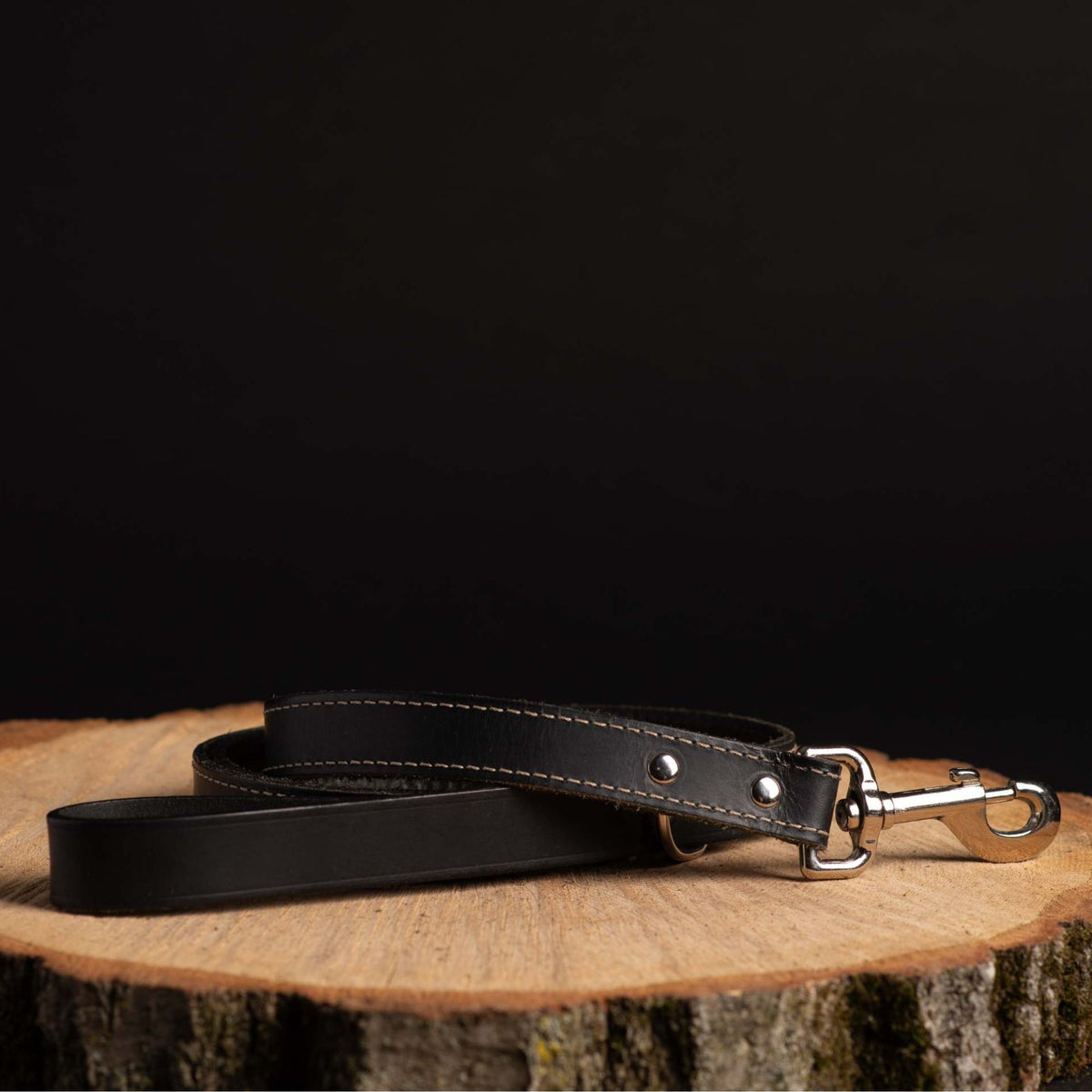 Stitched leather dog leash, 60 inch, in black