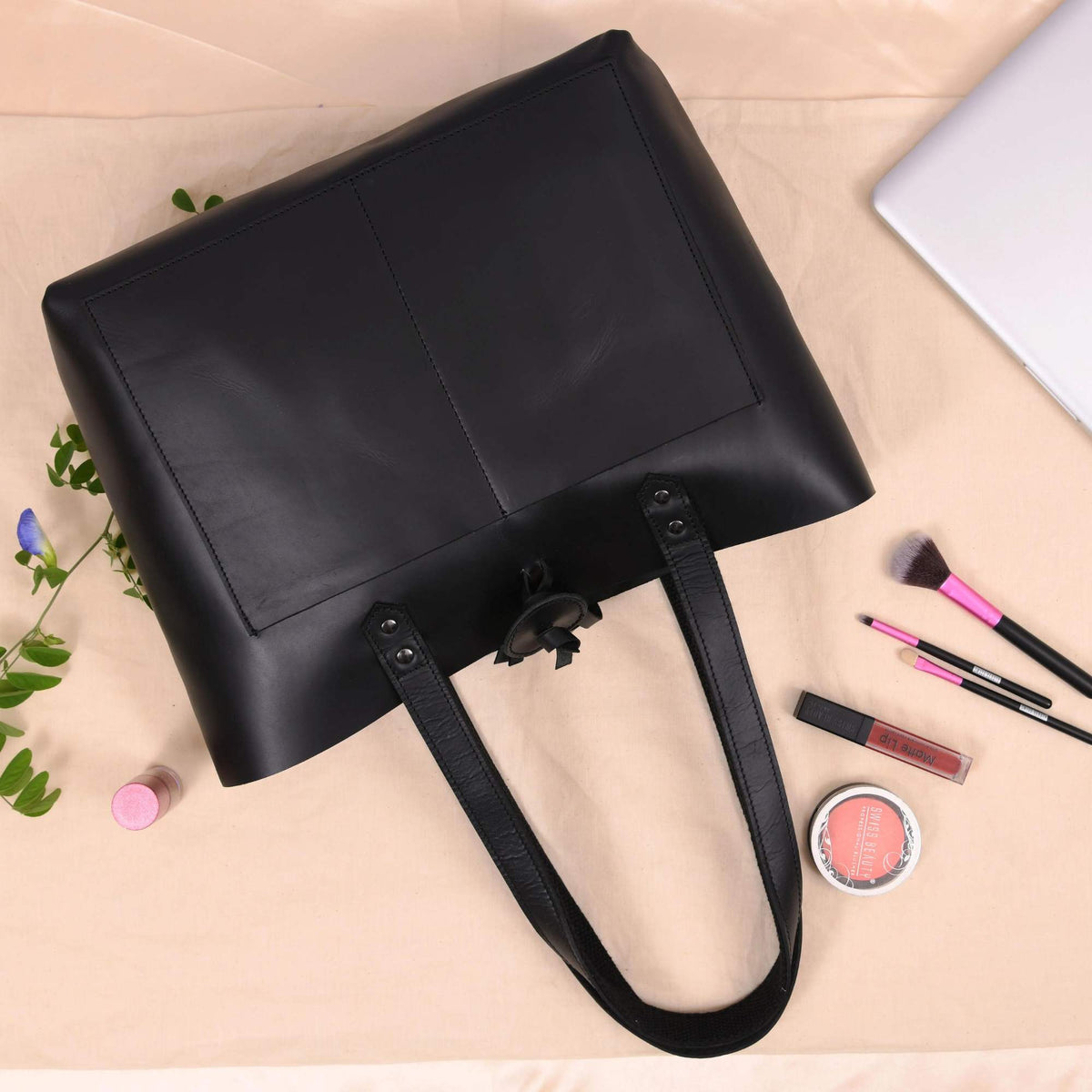 Tolredo black leather tote bag with leather closure
