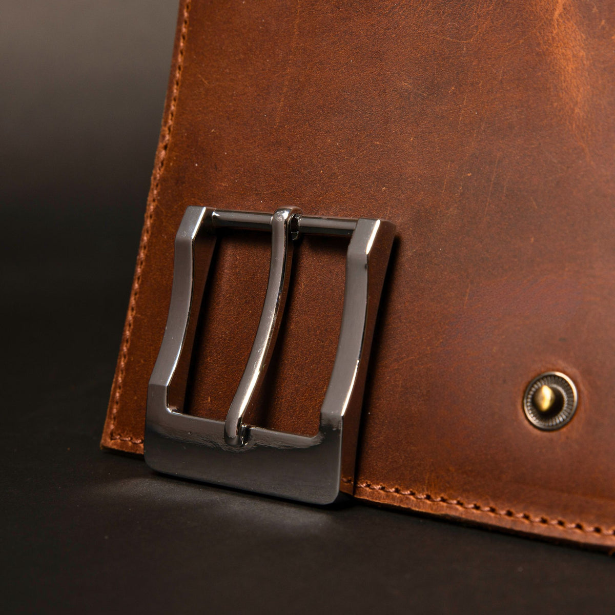 The Wildlife square raised edge belt buckle, 40 mm