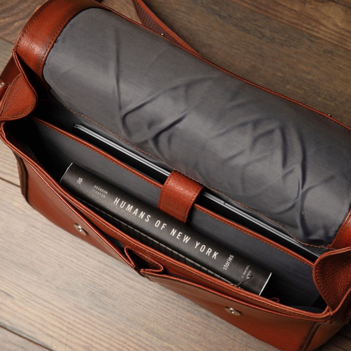 Lisbon vintage brown full-grain leather laptop bag