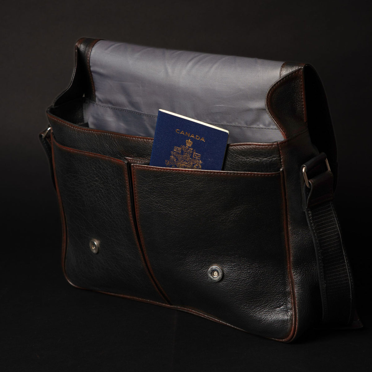 Lisbon vintage black full-grain leather laptop bag