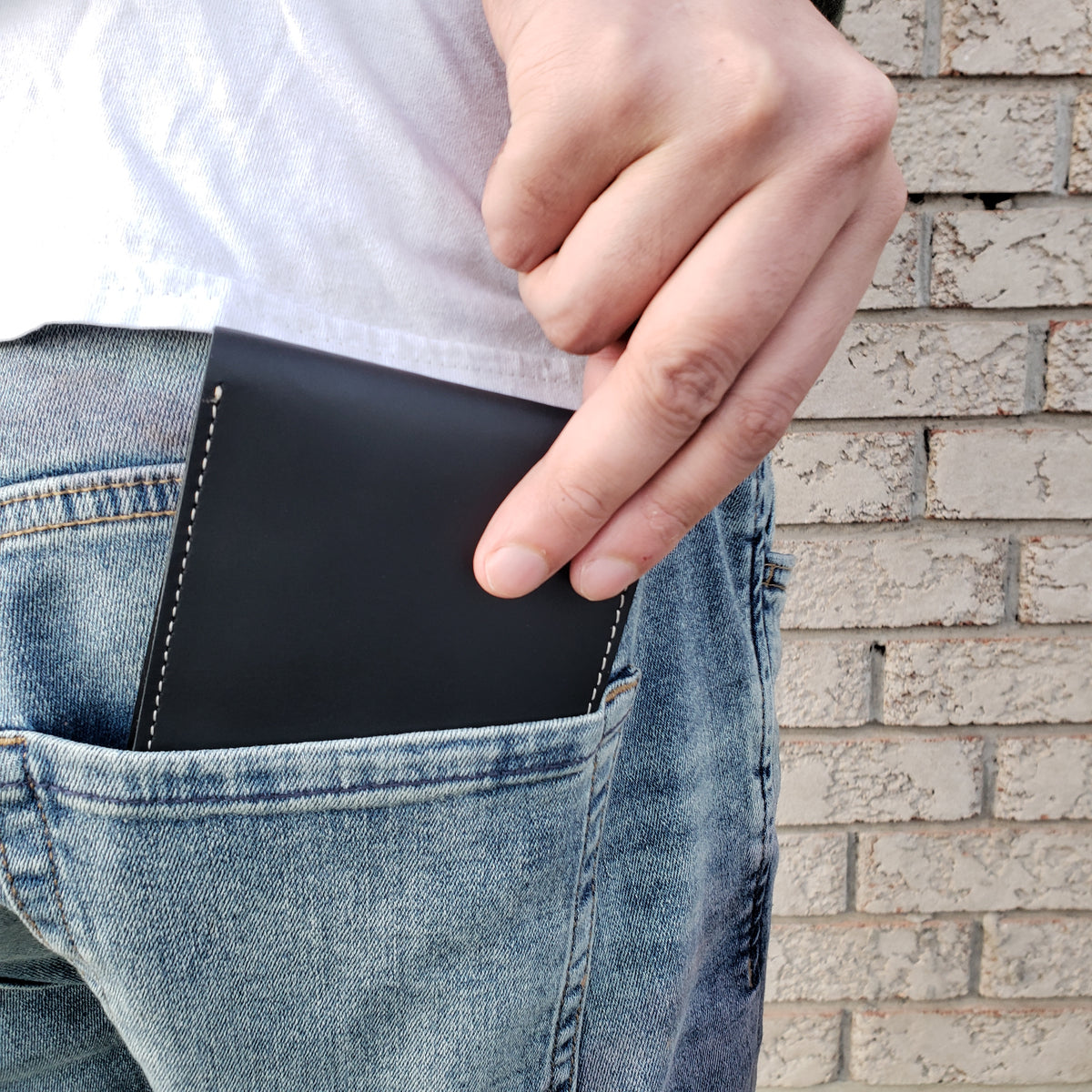 Full-grain leather wallet with coin pouch