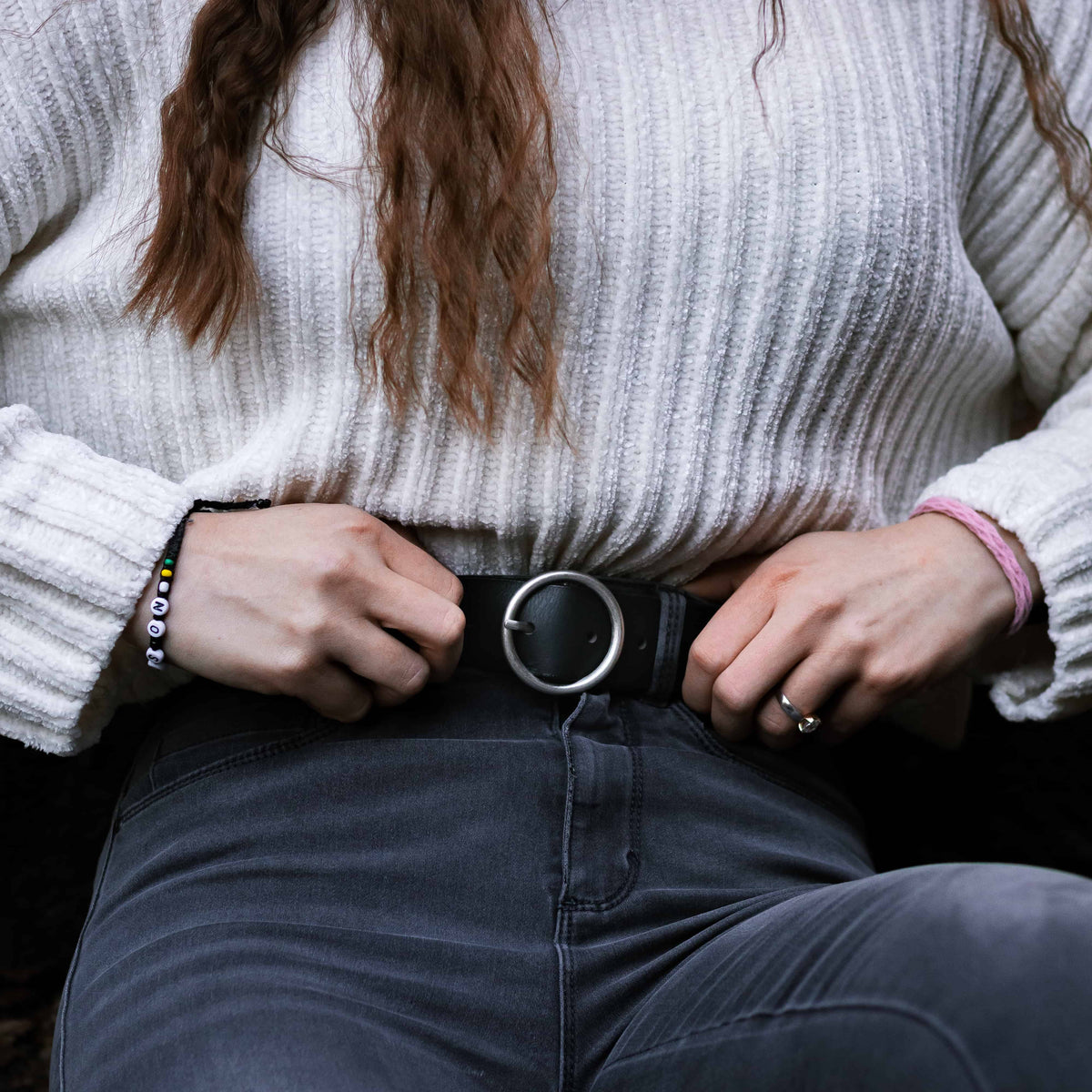 Sempre vachetta leather waist belt with circular buckle