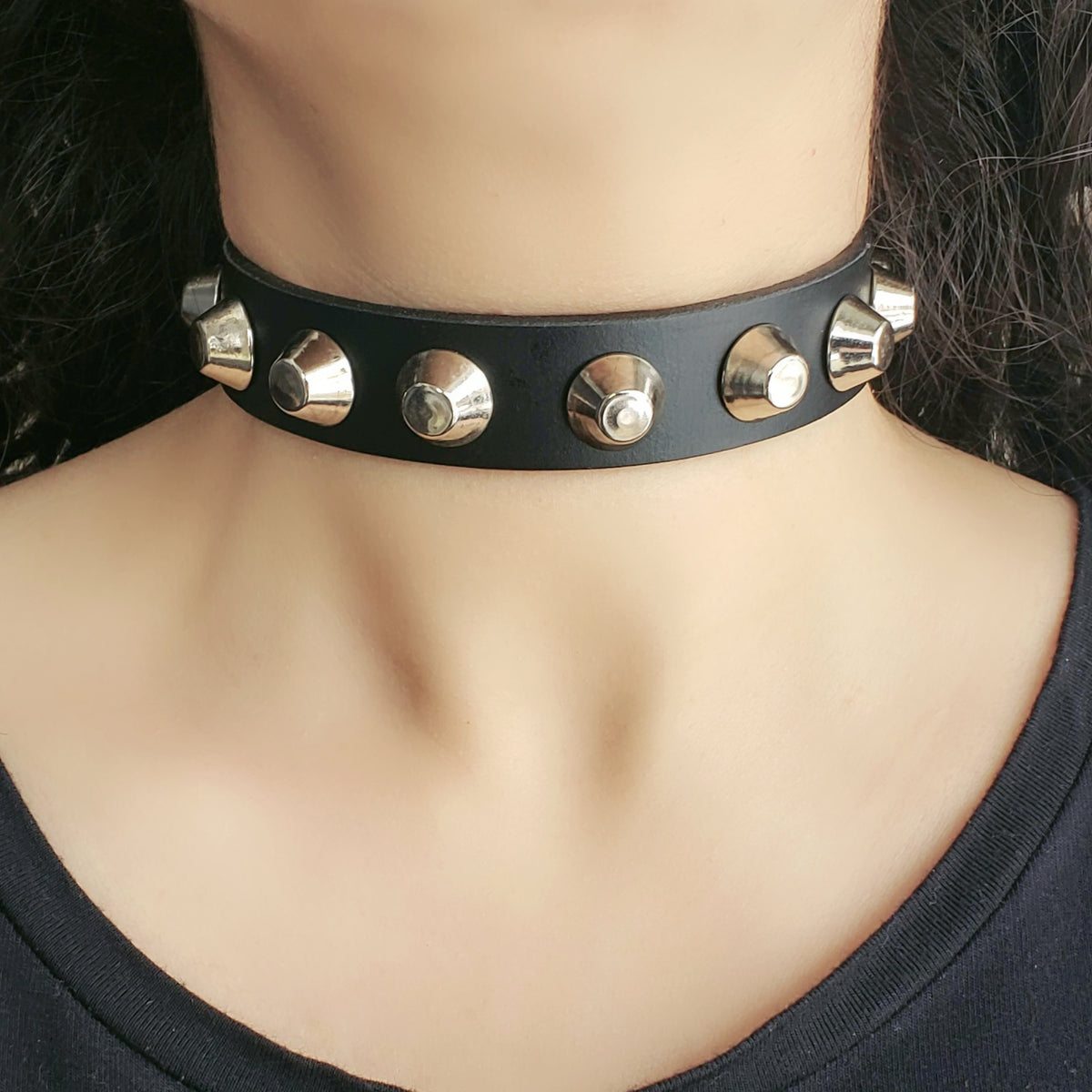 Women's studded leather choker