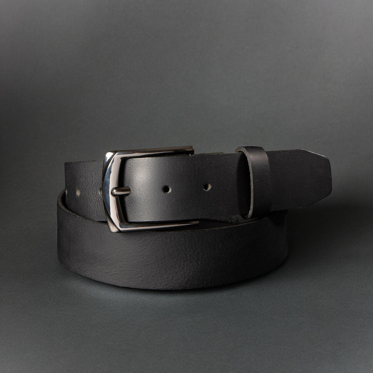The PPK black leather belt with black gunmetal buckle