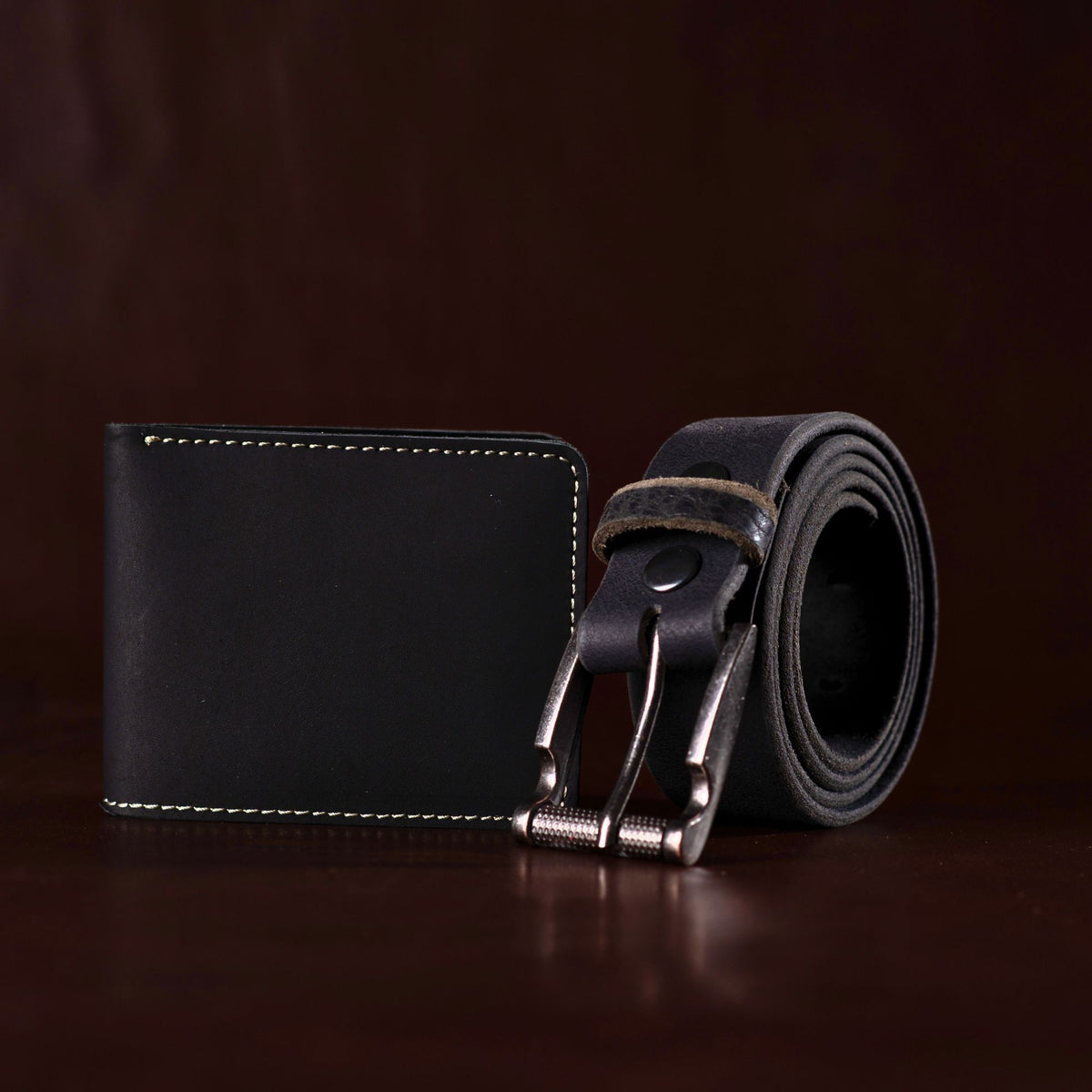Pinnacle leather belt and wallet gift set in black