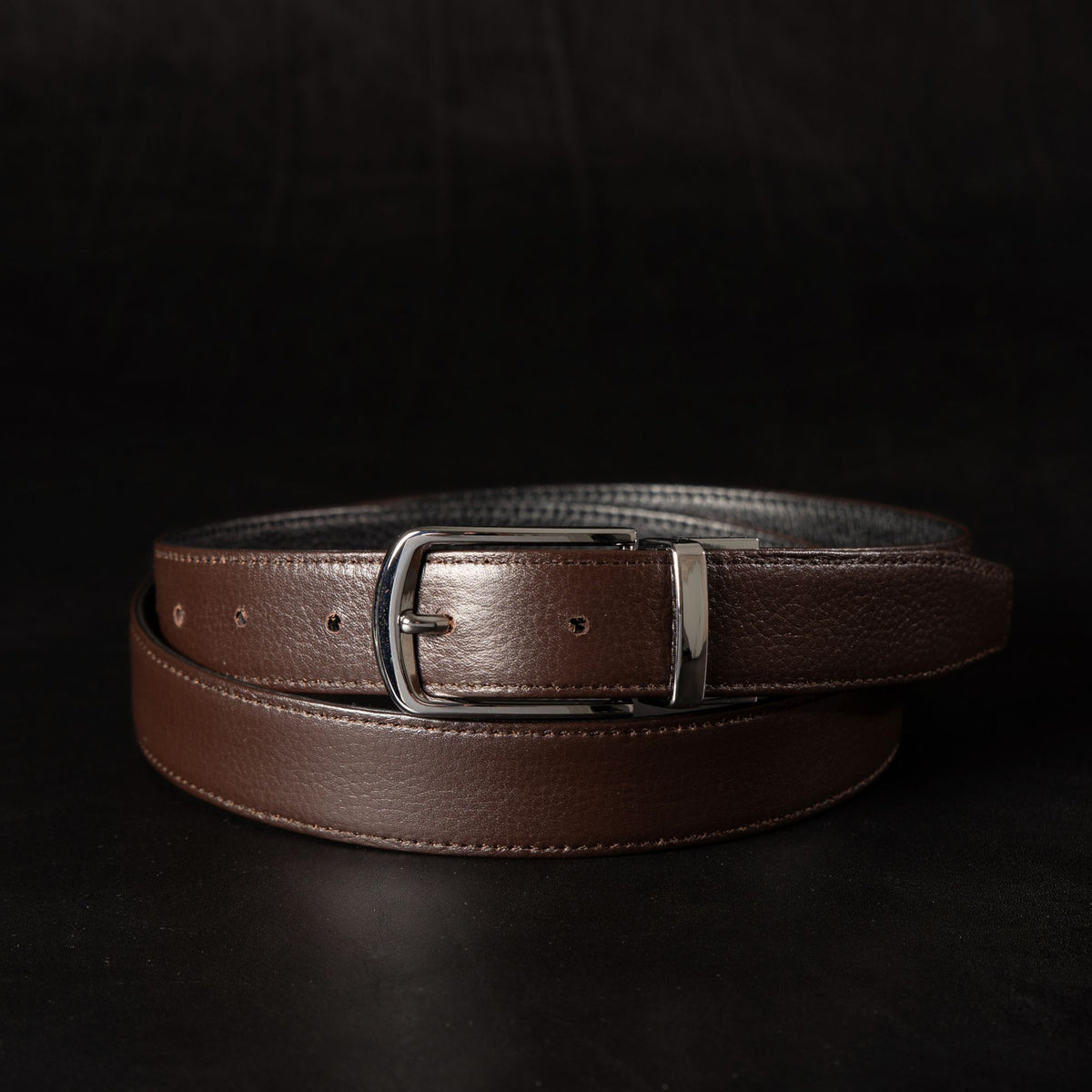 The Harvey Dent extra slim 30 mm reversible stitched pebbled leather belt