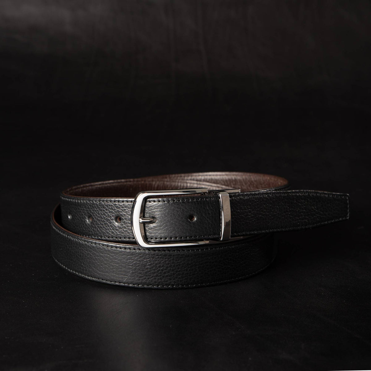 The Harvey Dent extra slim 30 mm reversible stitched pebbled leather belt