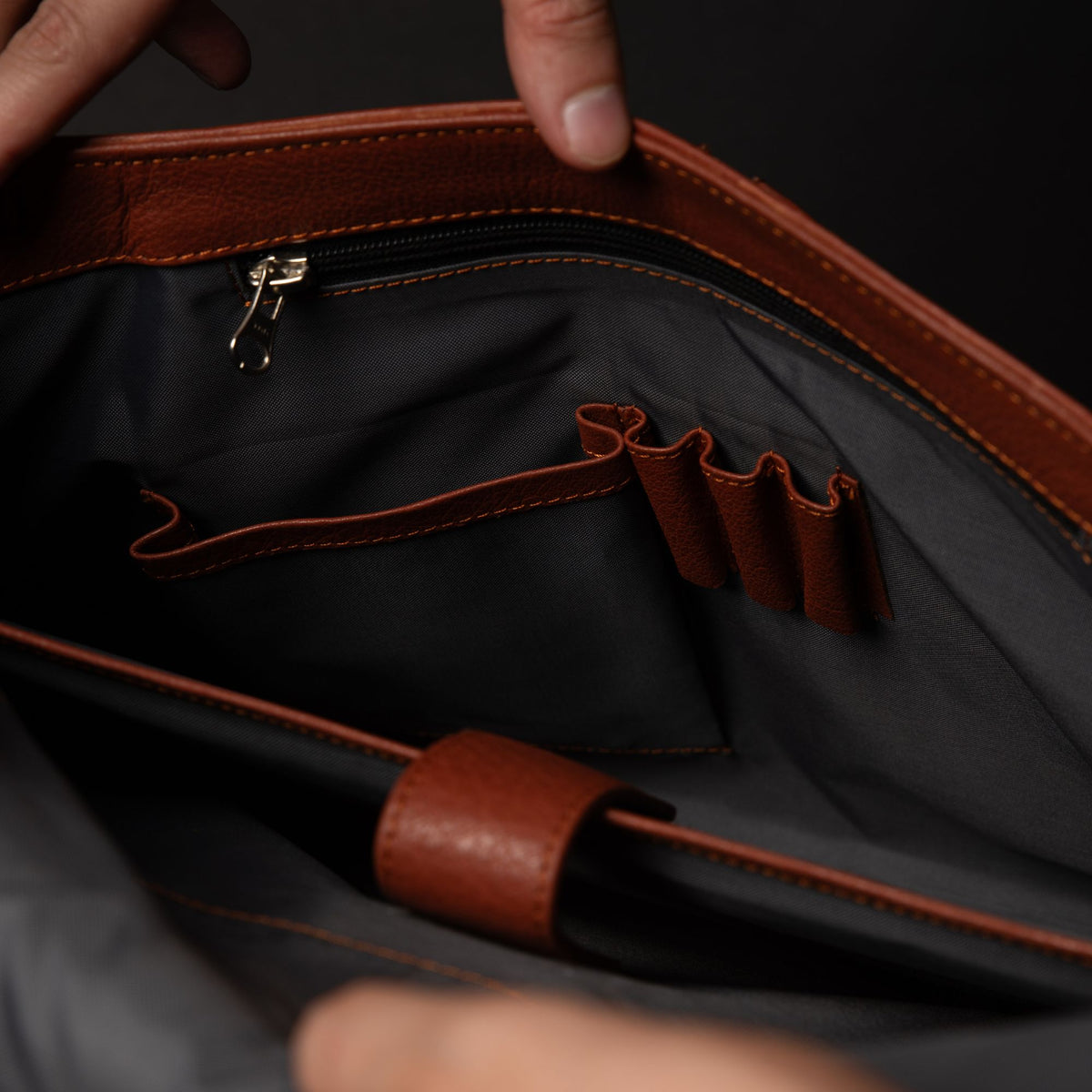 Lisbon vintage brown full-grain leather laptop bag