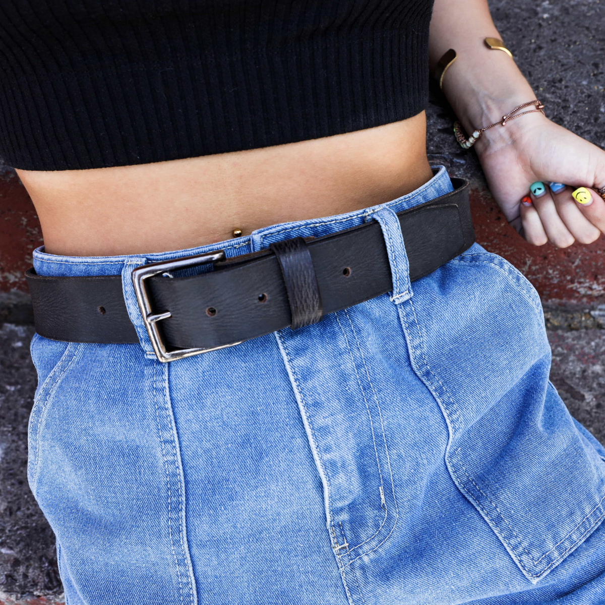 The Mountain women's leather belt with charred edges
